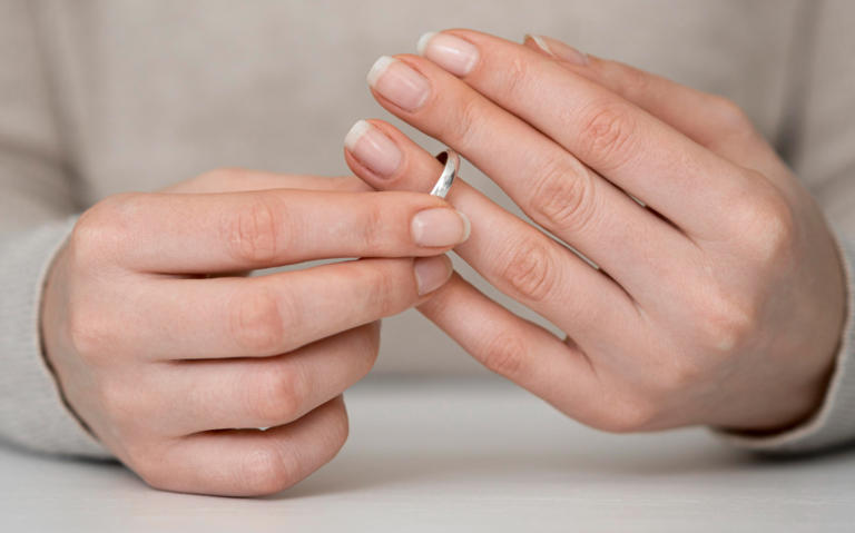 Fold your middle finger under and your ring finger will not lift ...