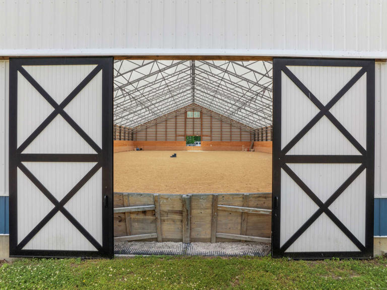 $5 million CT farm comes with a horse center, disc golf course and ...
