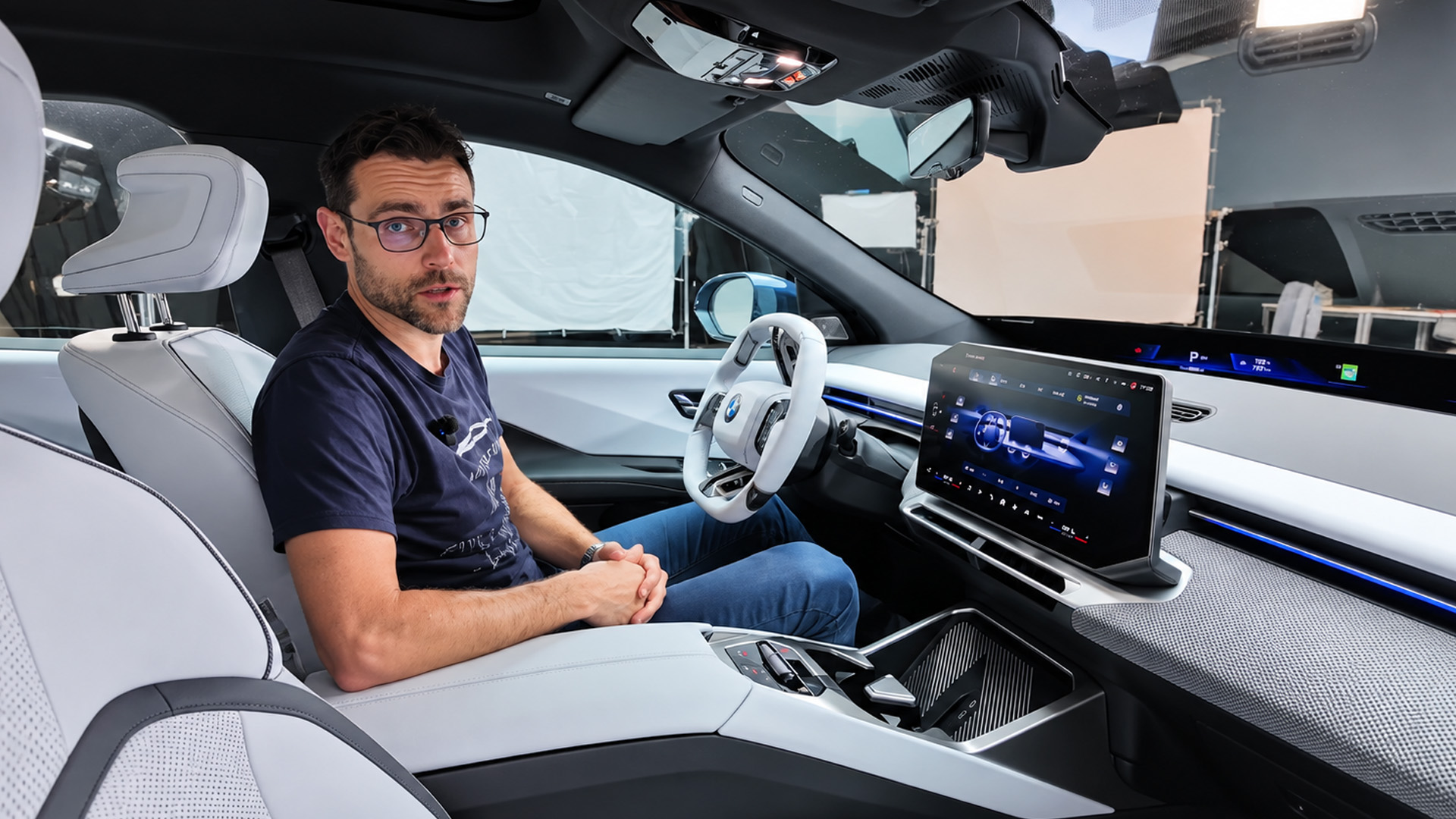 BMW iX3 brings an interior layout beyond the traditional instrument cluster