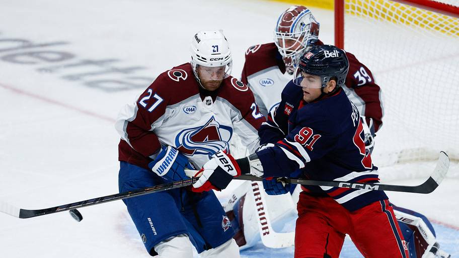 Avalanche finally get a real test in first loss of season