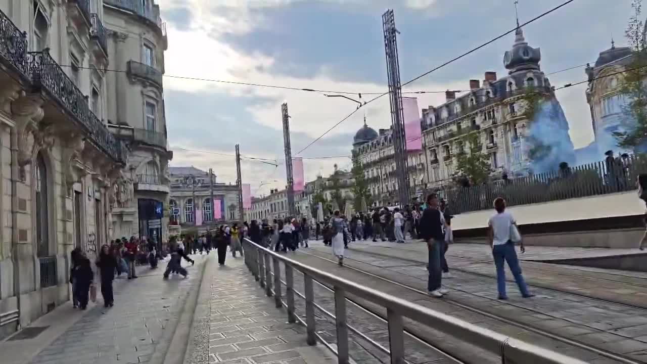 Student protest escalates into clashes with police in Montpellier, France