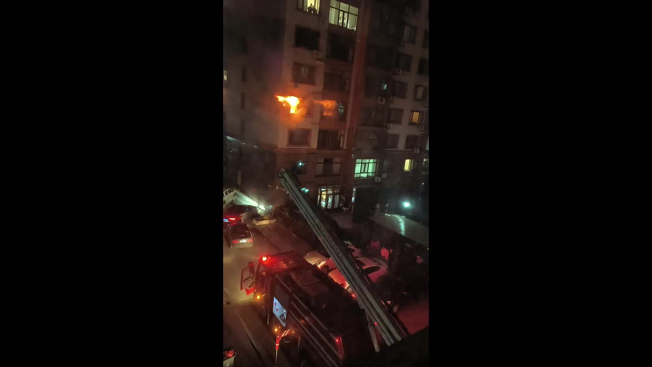 Apartment fire erupts from high-rise building in Heilongjiang, China