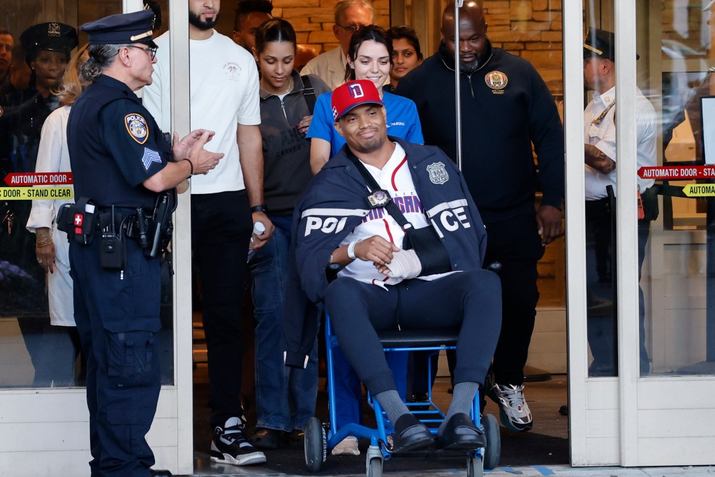 Illegal migrant who allegedly stabbed detective during brutal NYC robbery wore bizarre Halloween mask: sources