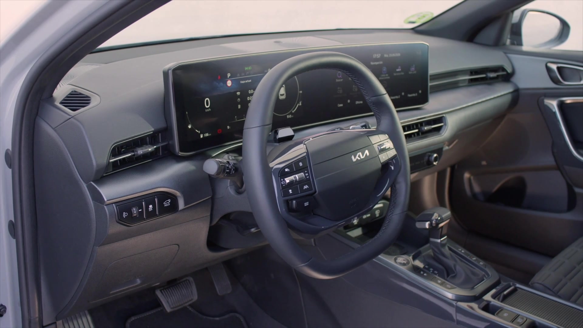 The new Kia XCeed combines smart technology and everyday practicality ...