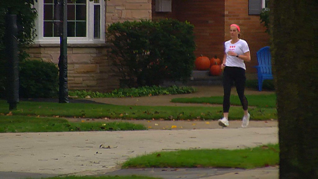 Two-time breast cancer survivor prepares for first Chicago Marathon