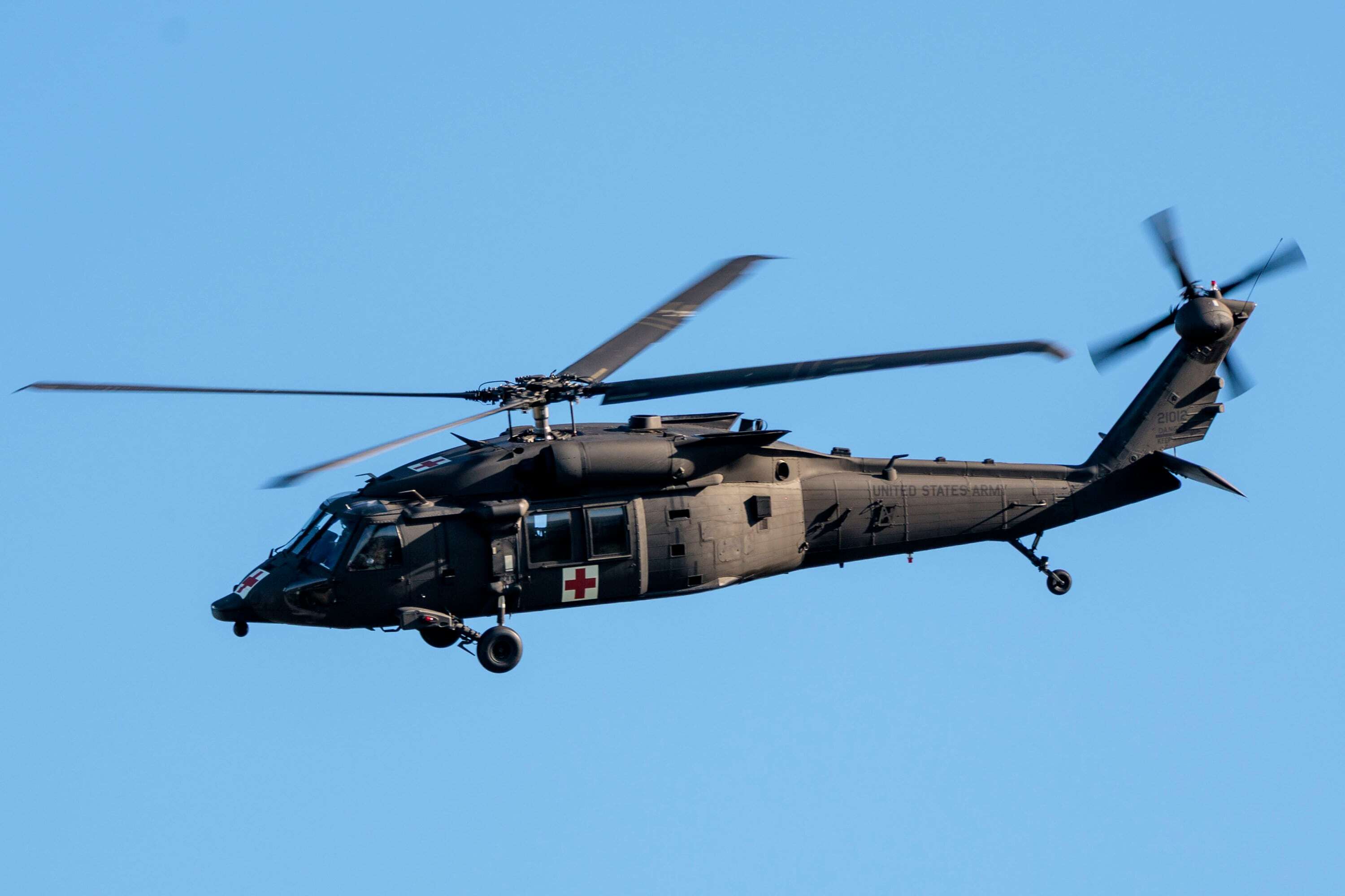 Firefighter, National Guard pilot lands a Black Hawk behind his station ...