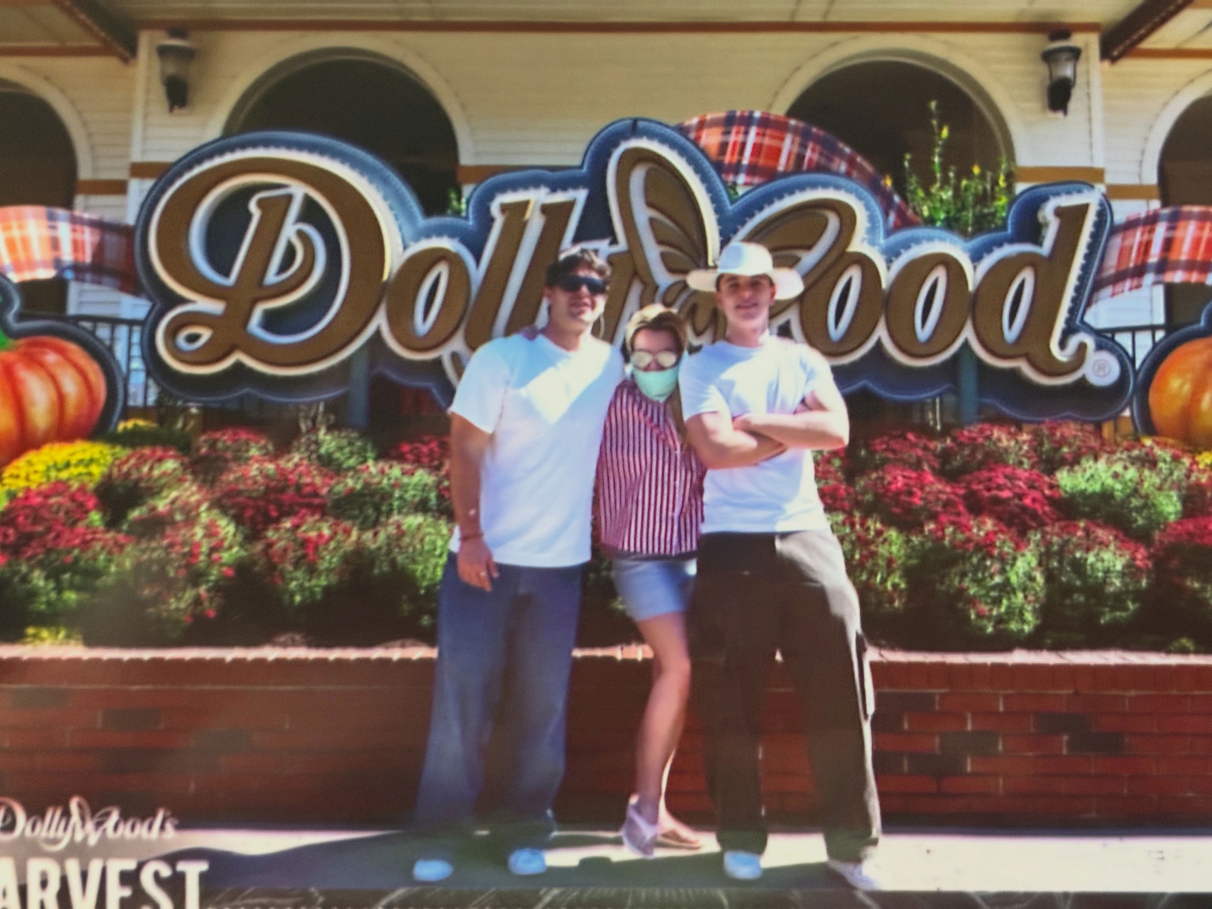 Britney Spears brings sons Sean and Jayden to Dollywood: 'Family outing!'