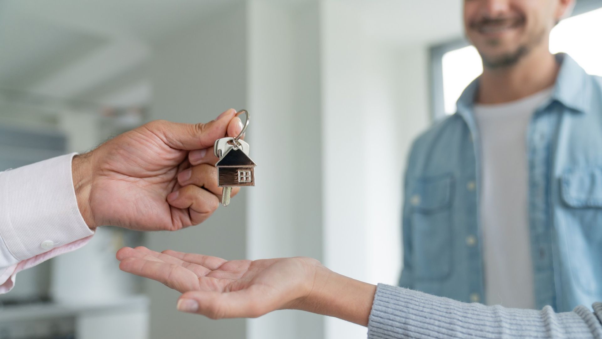 How can home sellers navigate high mortgage rates?