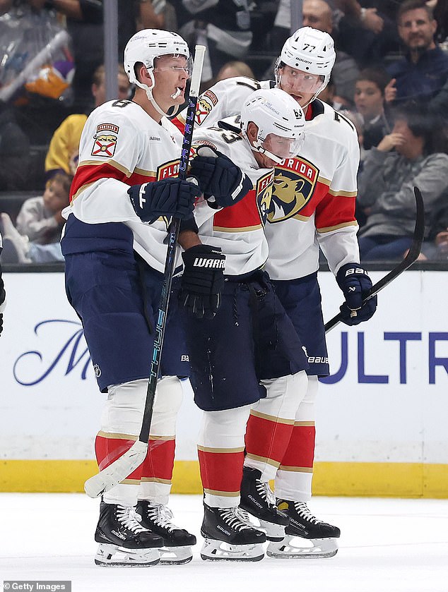 Stanley Cup champion has to be helped off the ice after suffering scary ...