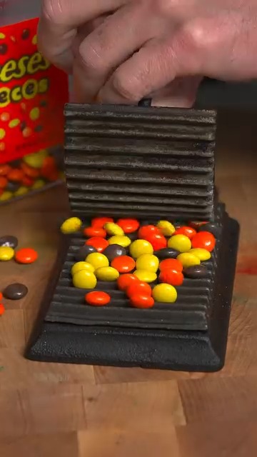 Reese's vs hand press