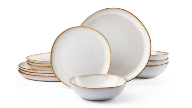 Instantly elevate your table with Walmart's $36 12-piece gold-trimmed ...