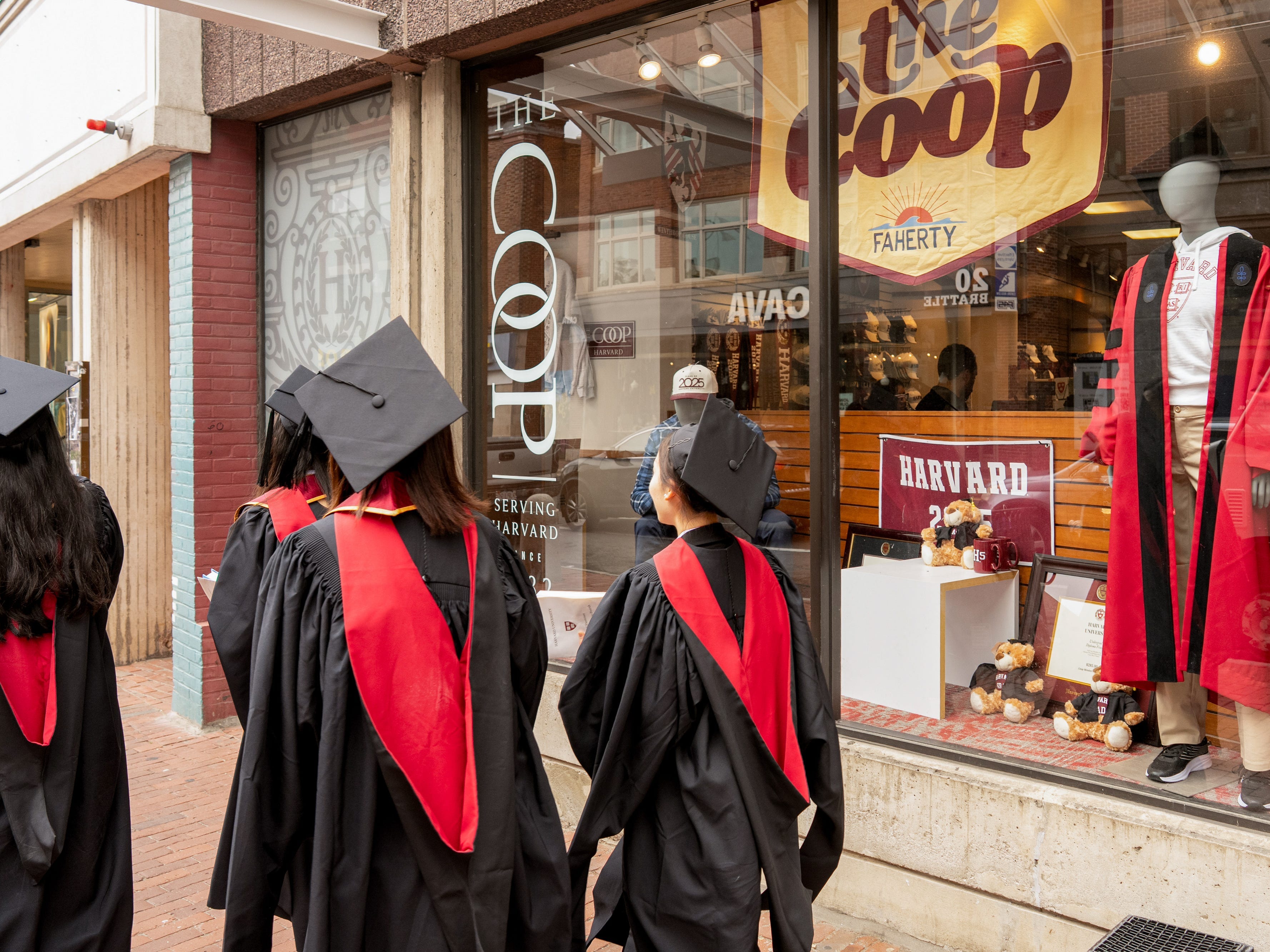 US colleges could face a $70,000 fee for international students to work ...