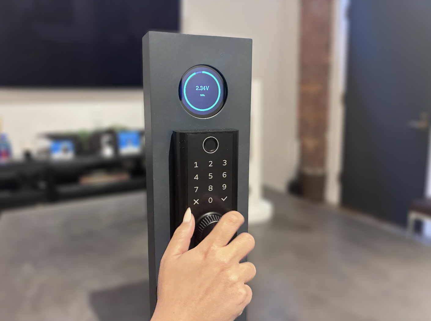 Ring’s first-ever smart lock fixes the worst thing about them: a dead ...