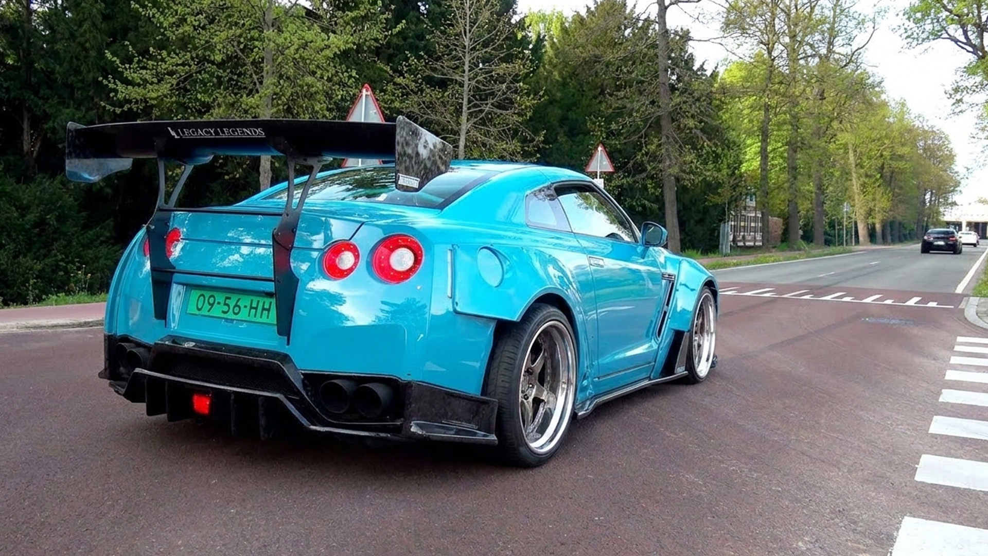 Modified Nissan GT-R R35 shows its wide rear setup
