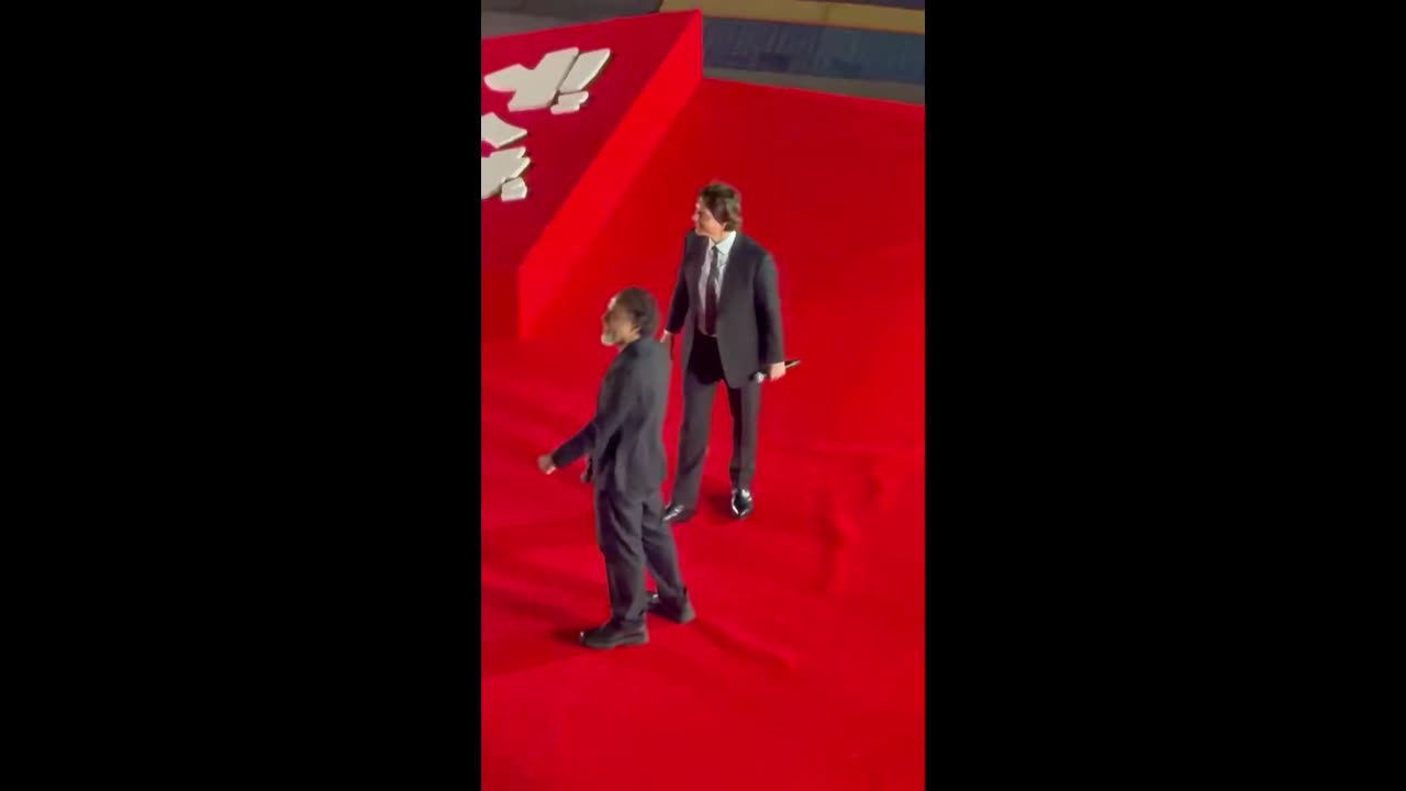 Tom Cruise hosts Digger premiere on spectacular red carpet in Tokyo
