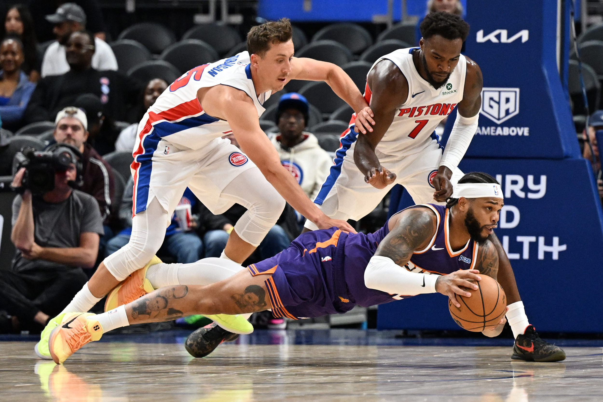 Miles Bridges leaves Phoenix Suns preseason game vs. Chicago Bulls with ...