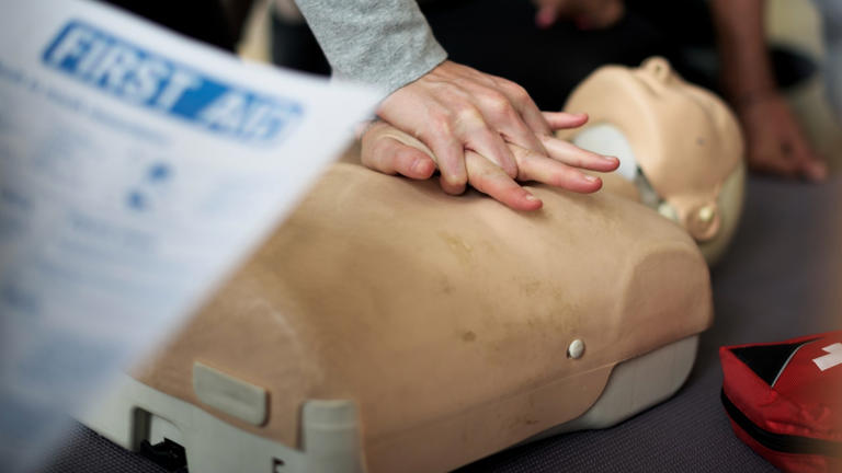 How to perform CPR? Follow this step-by-step guide to perform ...