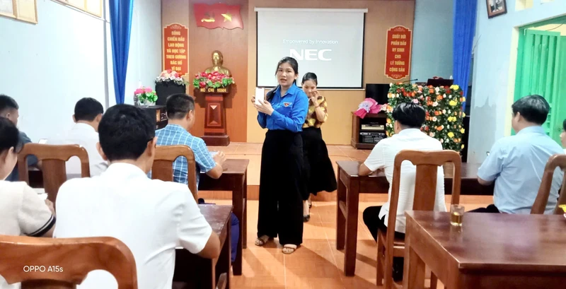 Đưa tri thức số đến bản làng