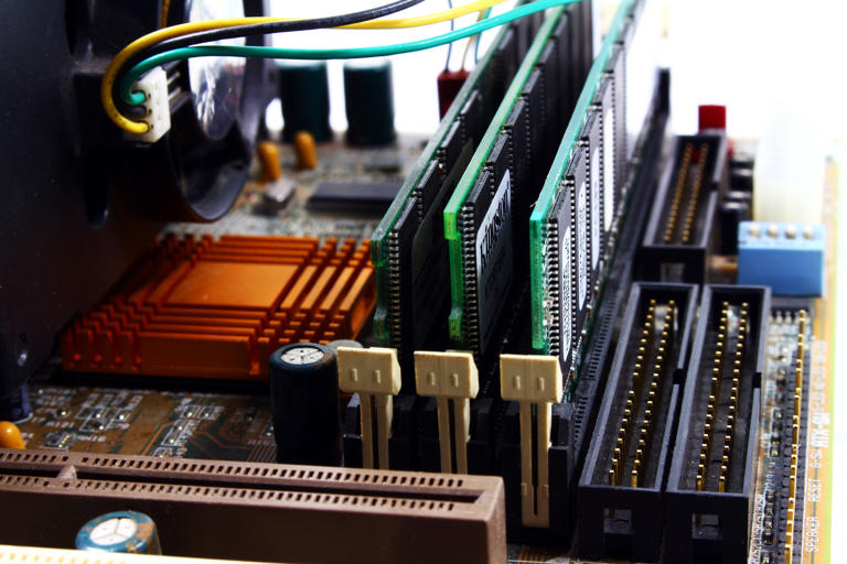 DDR5 prices tripled as AI ate DRAM supply; Kingston still leads at 62% ...