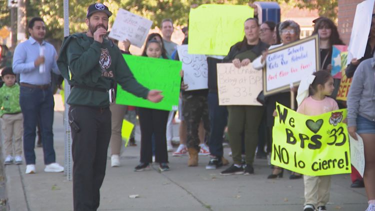 'Save our school' | PS 33 Bilingual Center community protests Buffalo ...