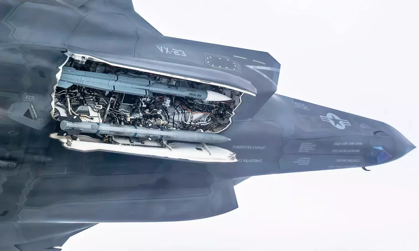 Linh kiện F-35 lạc đến Hong Kong vì nhân viên UPS bỏ sót email