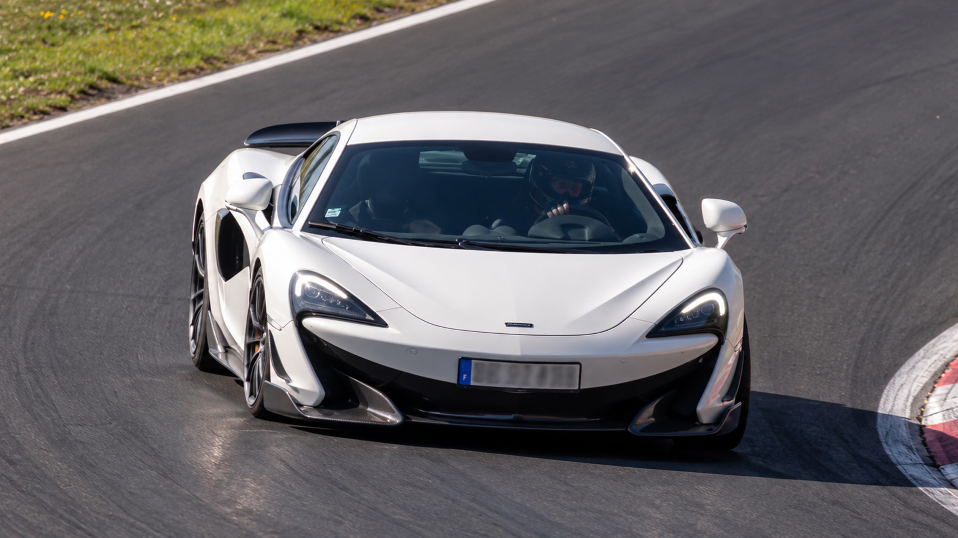 Which cars stand out most during busy Nordschleife Touristenfahrten?