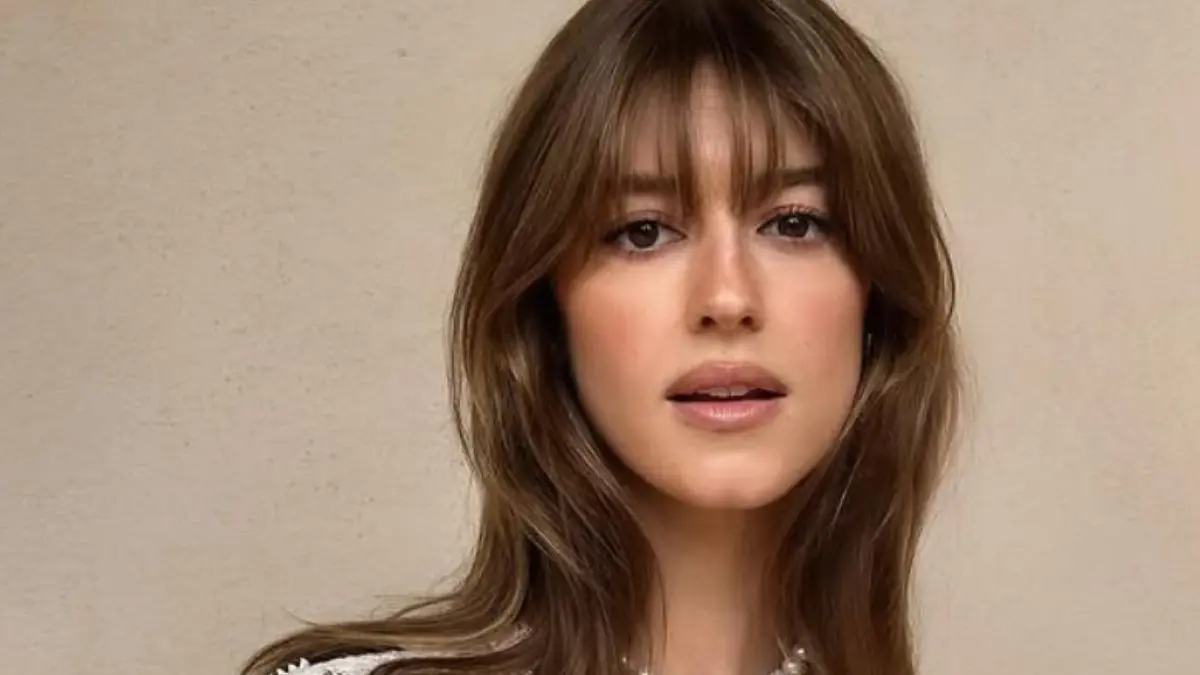 Daisy Edgar-Jones trades Austen ruffles for sharp pinstripes and a ...