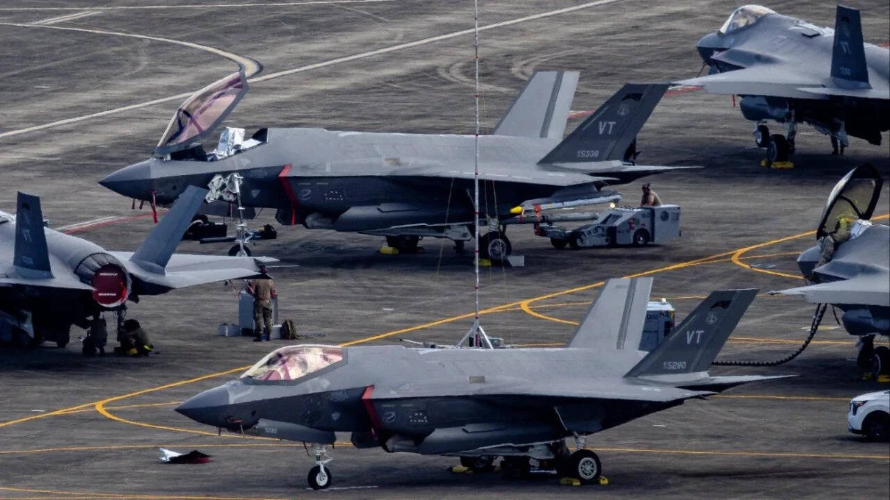 How a UPS worker’s lapse sent F-35 stealth jet parts to China