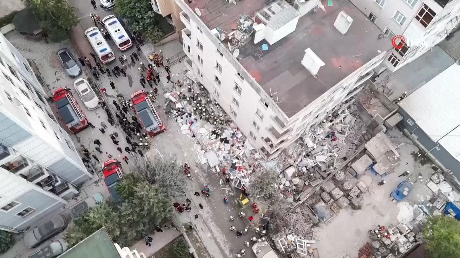 Building collapses in Istanbul trapping several people