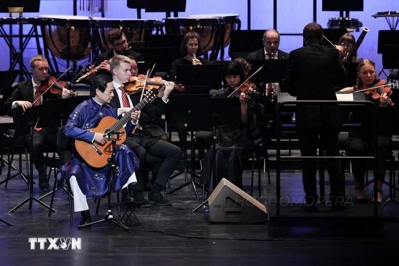 Từ Berlin, tiếng đàn guitar kể chuyện Việt Nam với thế giới