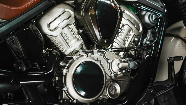 This Chinese cruiser motorcycle has four cylinders and zero respect for ...