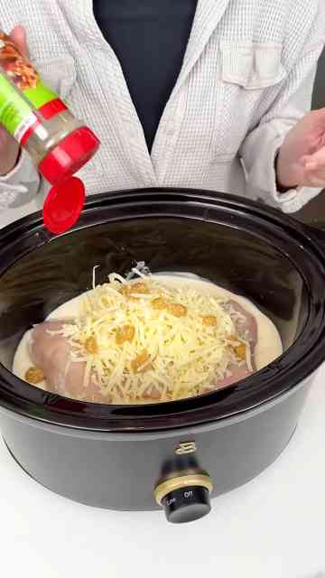 Easy chicken and broccoli dinner in the slow cooker