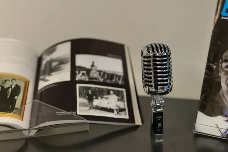 8 duets recorded by singers who were never in the studio together