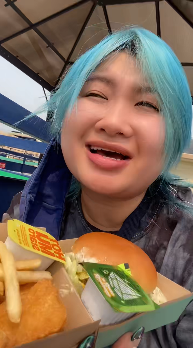 Get ready for houseboat content fishing and food adventure