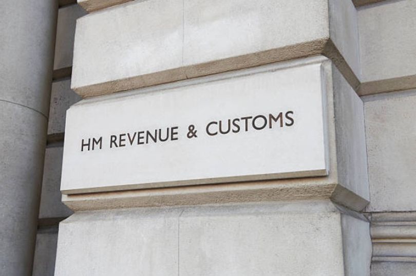 HMRC hits 155,000 people with £3,099 charge after cash withdrawals