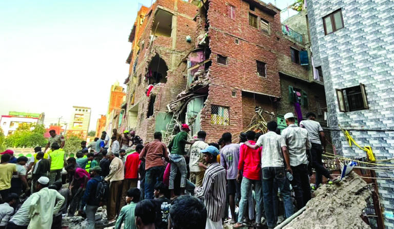 Toddler killed, eight injured as building collapses in Seemapuri