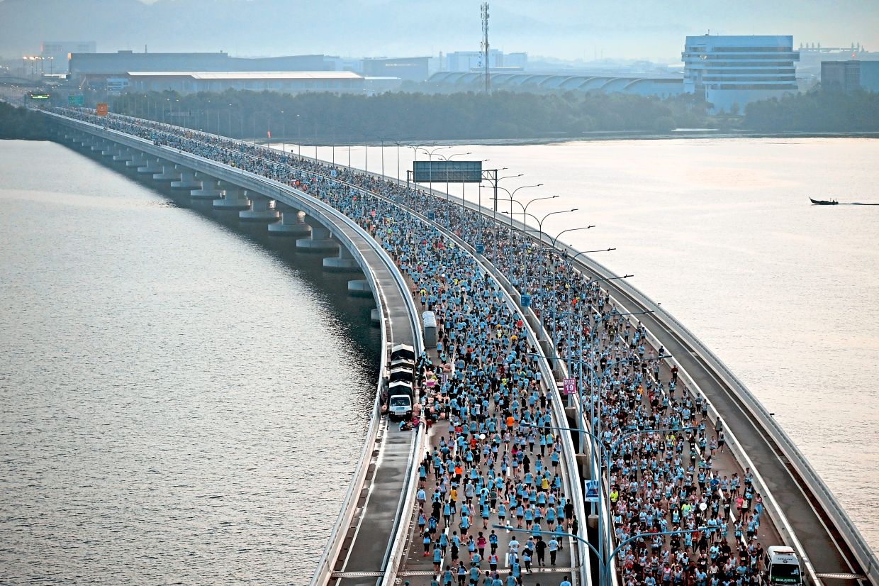 Go the distance: Limited slots open for full Penang Bridge marathon ...
