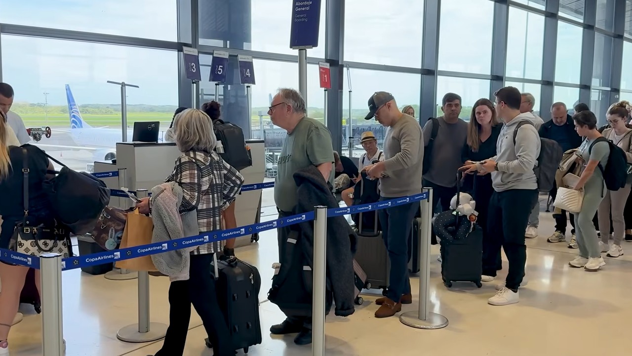 How to outsmart airports and airlines with 50 tricks most travelers ...