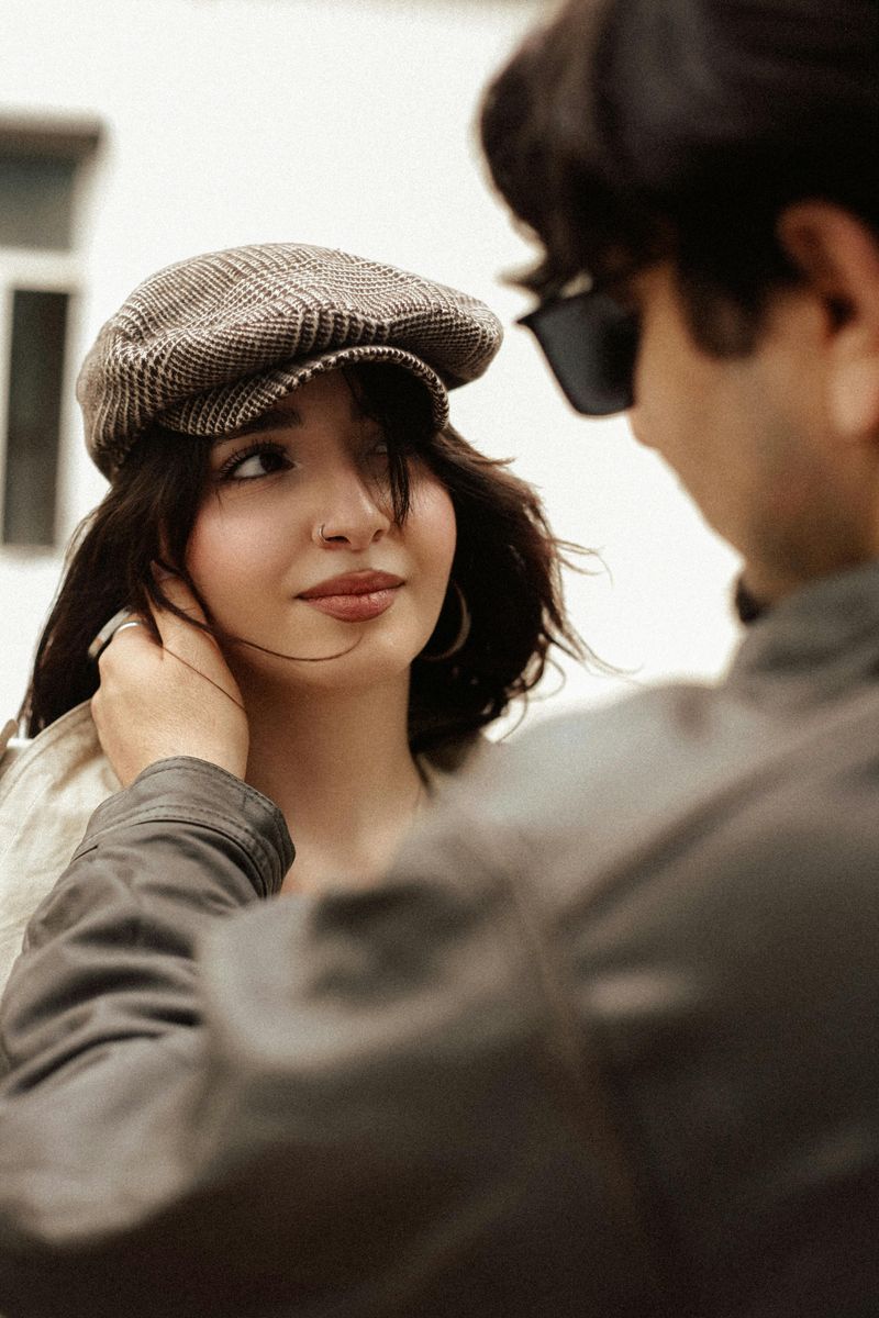 8 common compliments that are actually red flags