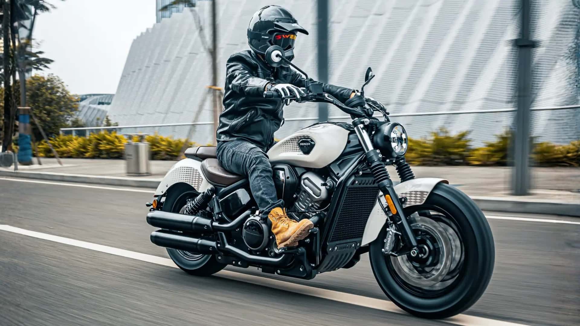 This Chinese cruiser motorcycle has four cylinders and zero respect for ...
