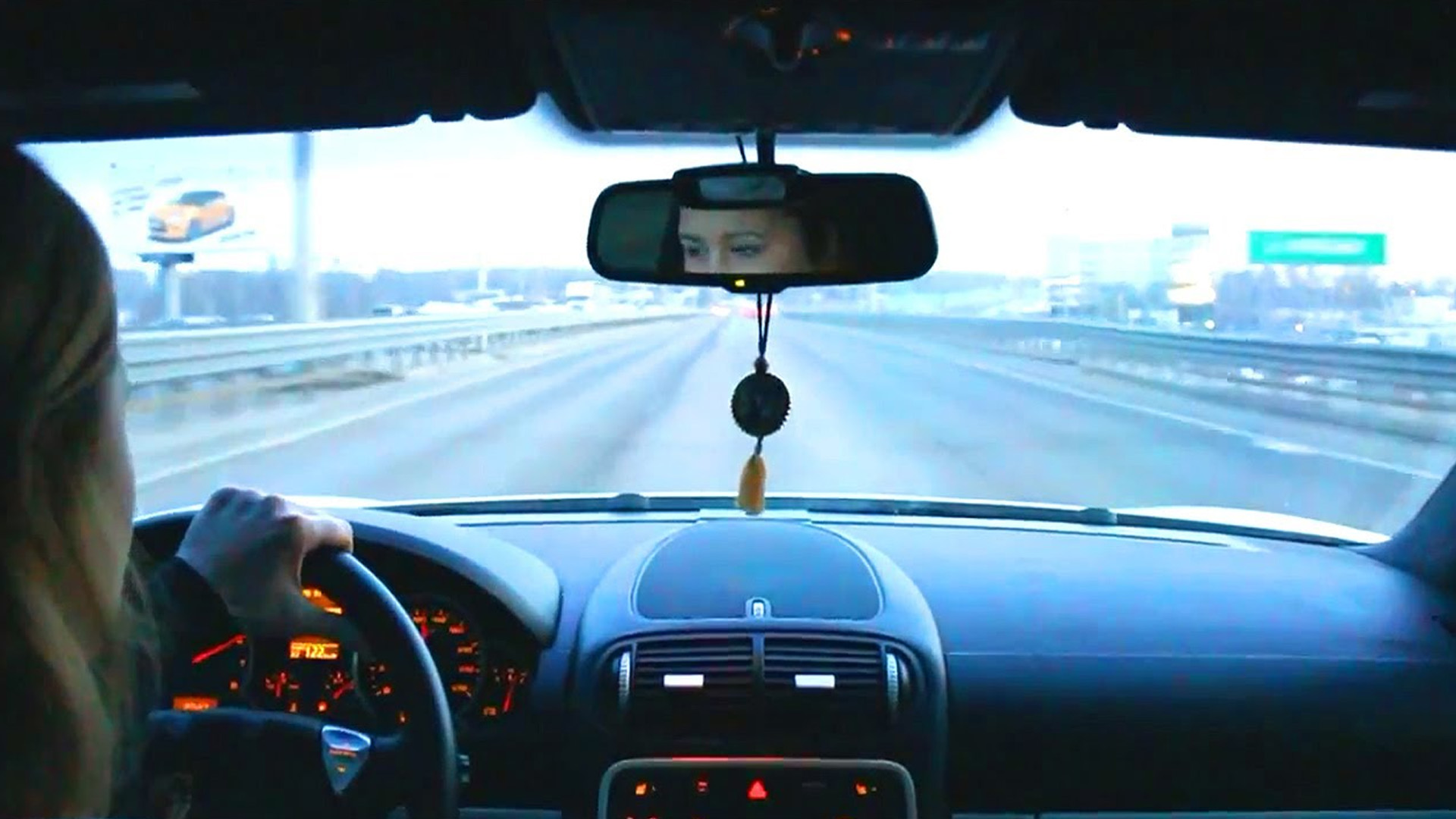 Porsche SUV unleashes serious Autobahn speed
