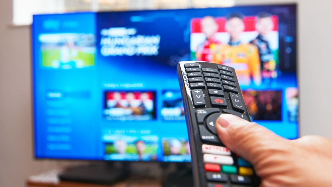 Old Android phone transformed into all-in-one TV remote