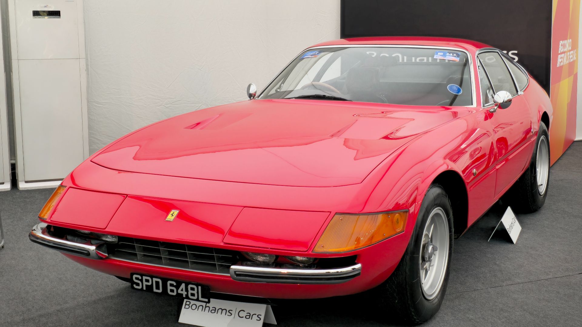 20 classic cars that look best painted red