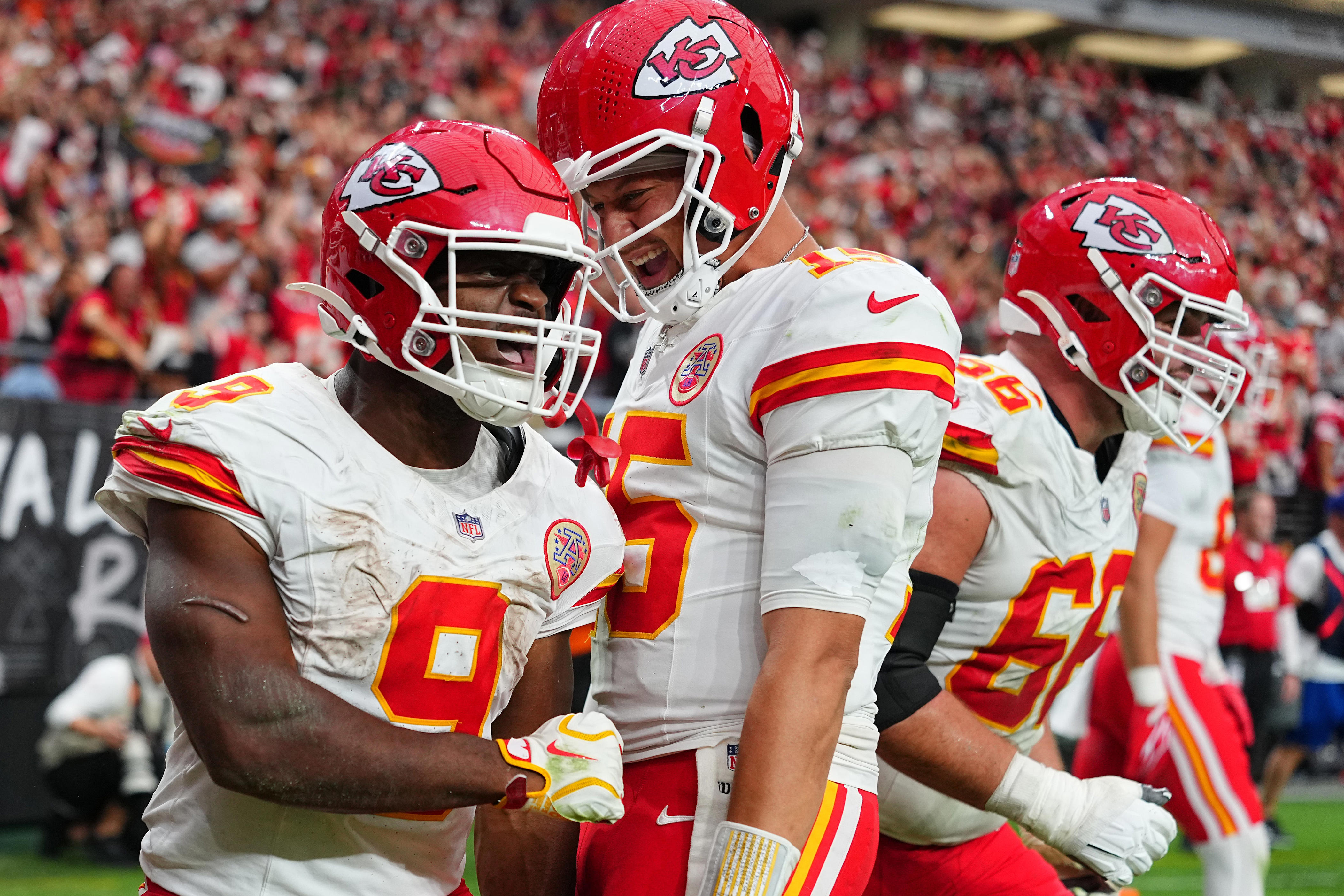 Kenneth Walker III runs for 128 yards, two TDs in Week 6