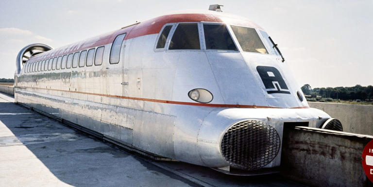 430 km/h sobre aire a presión: el tren que en 1974 volaba a ras de ...