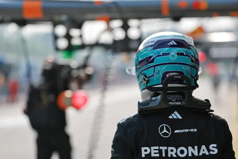 Mercedes haalt 'mislukte' upgrade alleen van Russells auto in Singapore