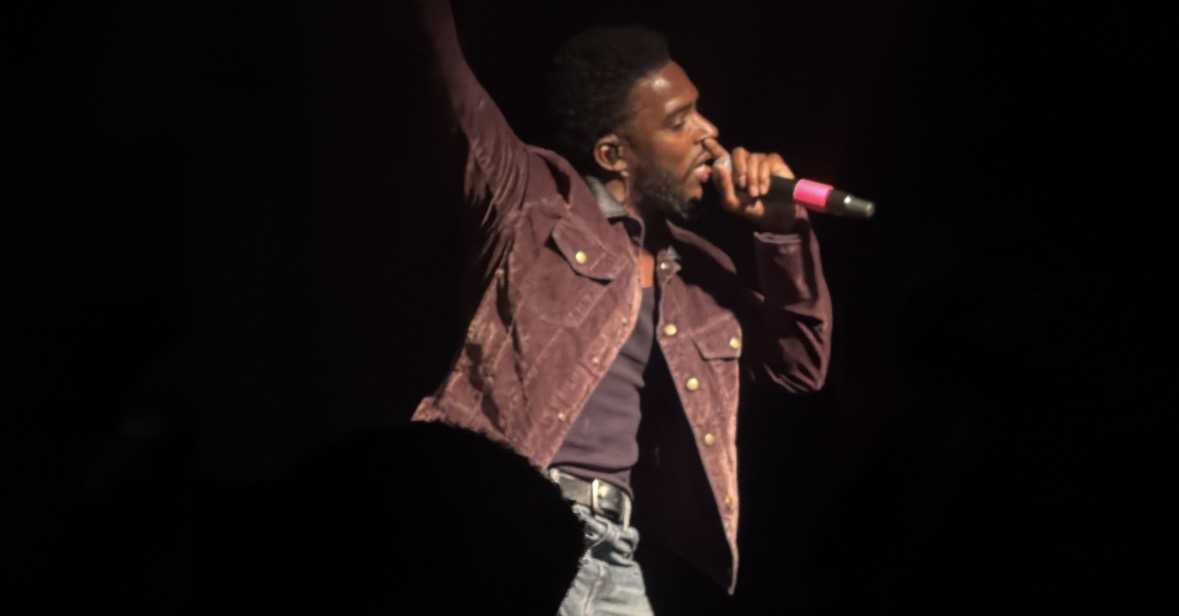 Akeem Ali brings Muni Long surprise to Jackson show