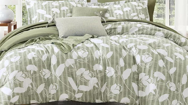 Walmart’s buttery soft $43 floral bed-in-a-bag comes with sheets and ...