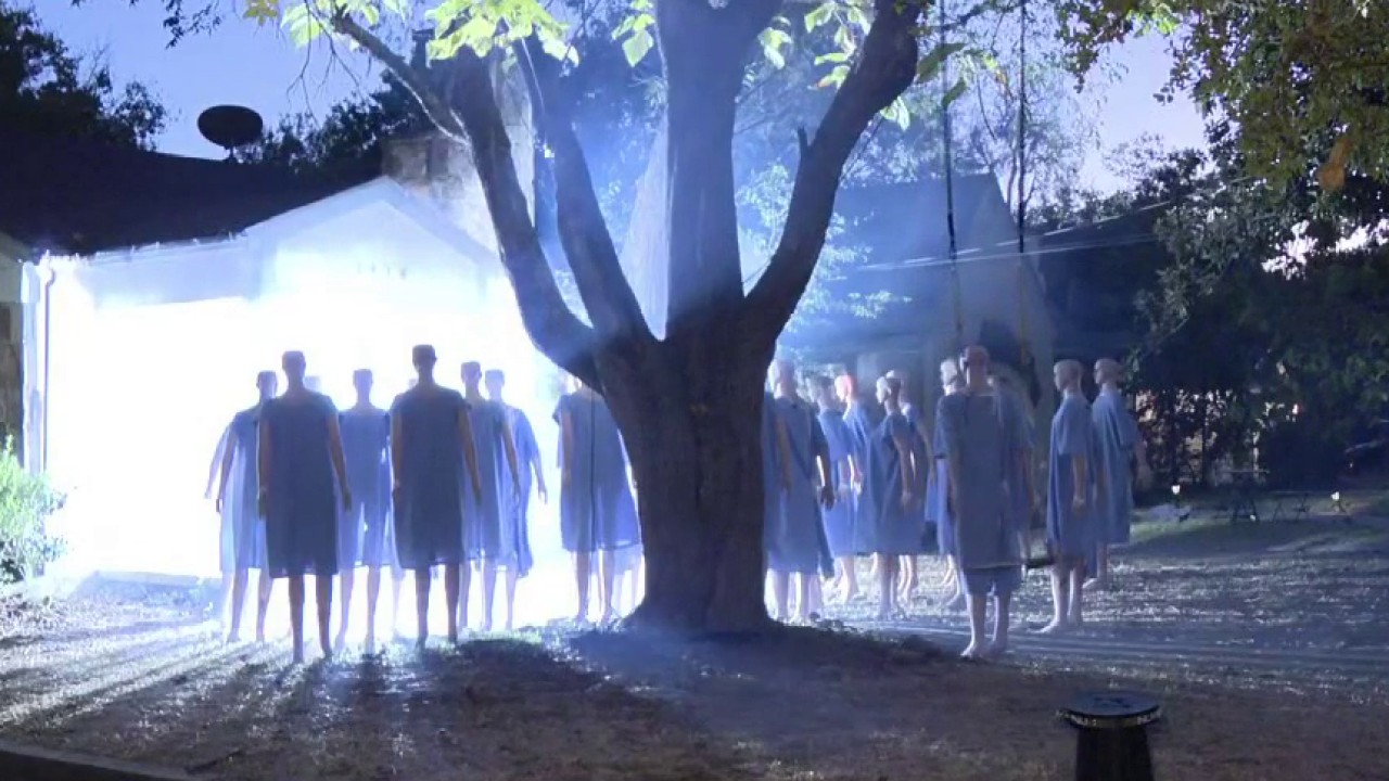 Dallas Halloween artist returns with 40-mannequin lawn installation on ...