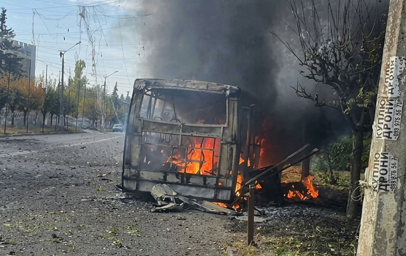 Deadly Kramatorsk bus strike claims 33 lives: Two cities halt public ...